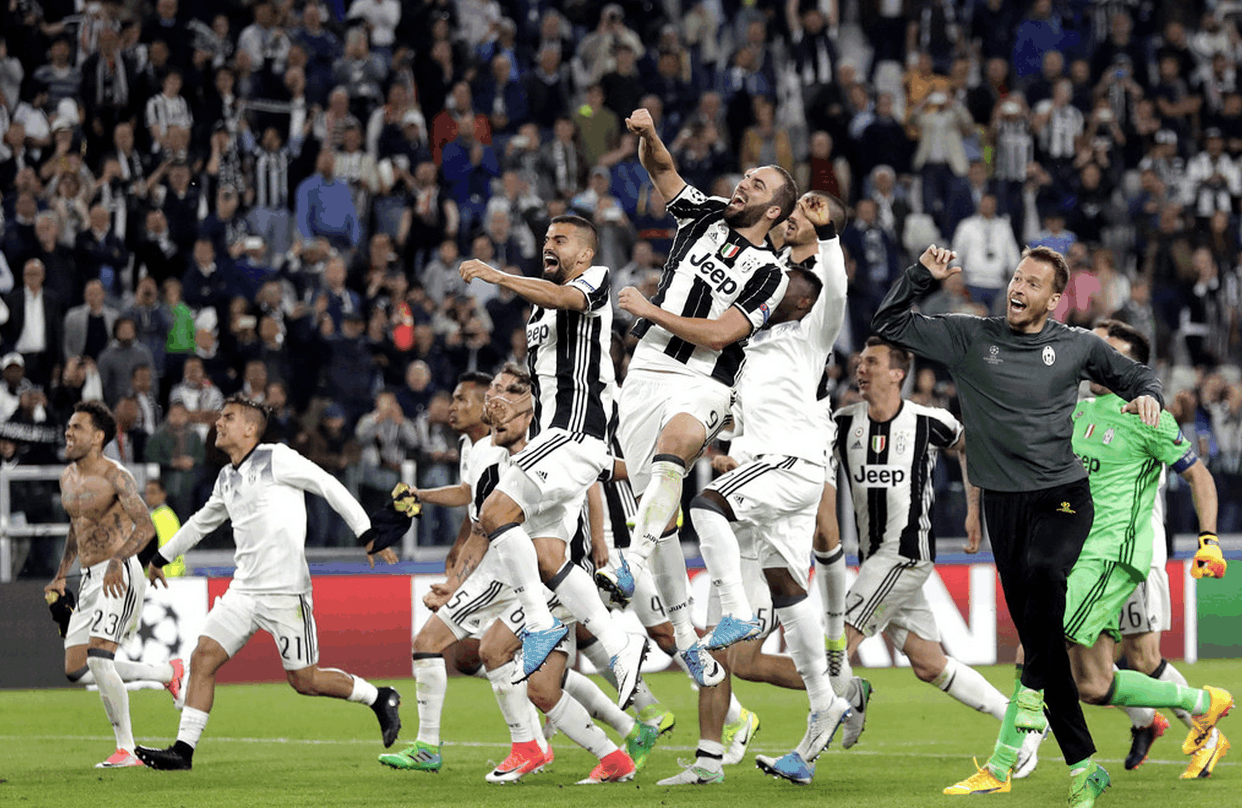 关于尤文图斯将在客场与阿贾克斯争取胜利的信息