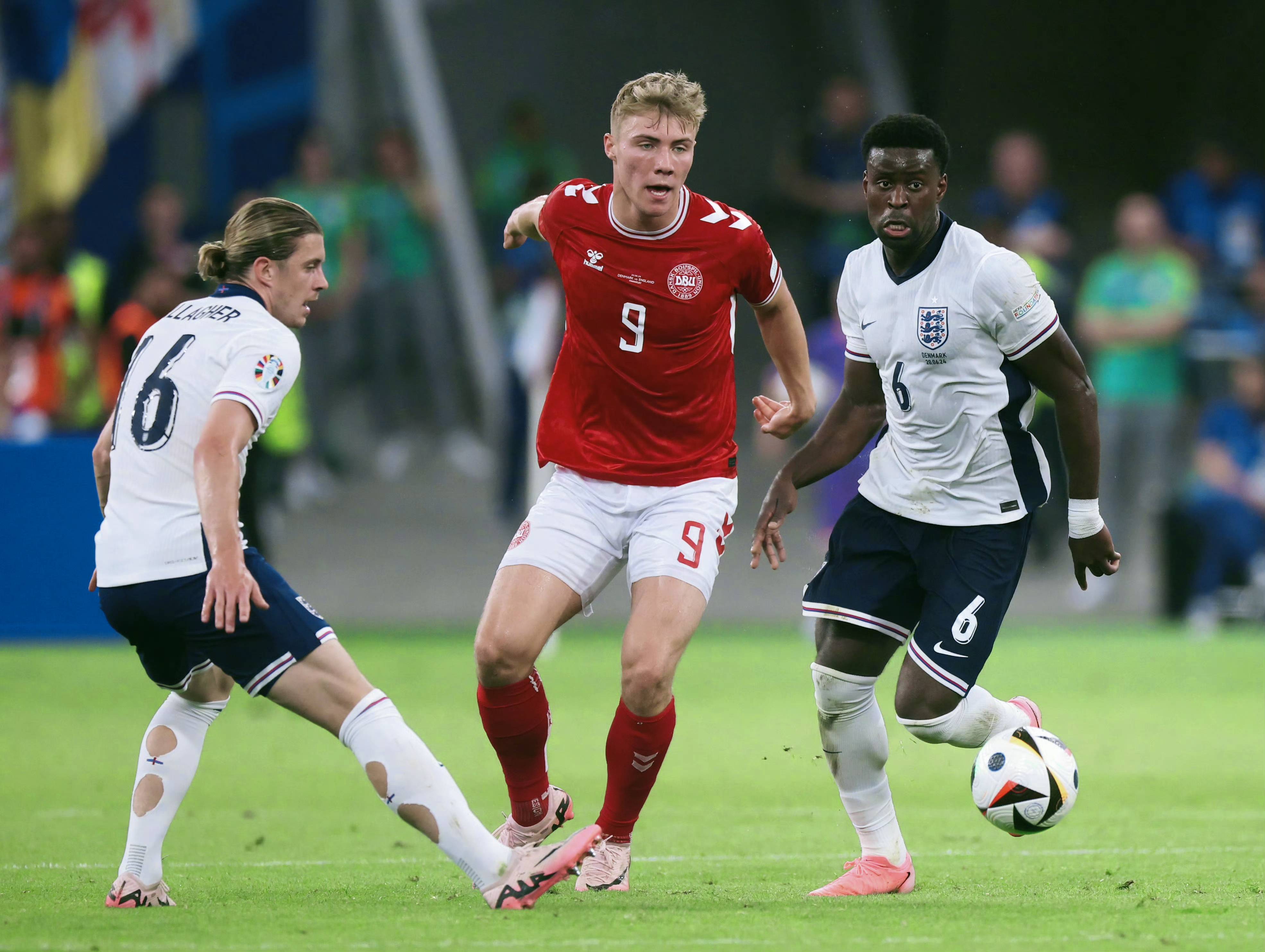 丹麦队在关键比赛中取胜，实力备受肯定的简单介绍