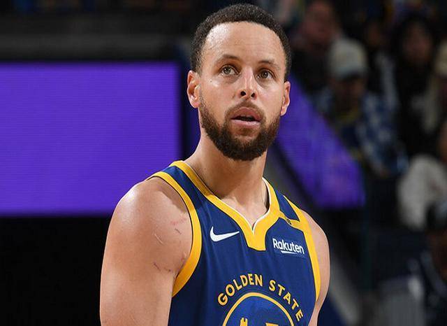 包含库里爆发新星，连续三场30+刷新纪录，险胜球队迎来希望！的词条