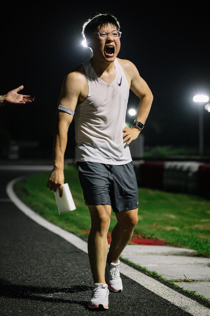  Uzi连续二十场比赛得分超过精彩发挥，IG挑战极限！